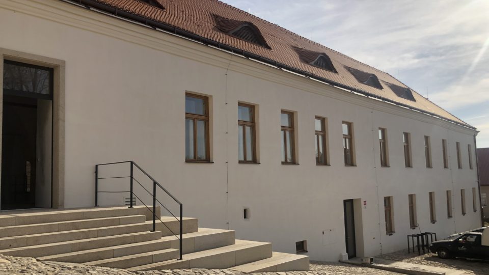 Stará škola v Louce je po rekonstrukci