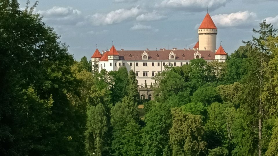 Zámkem se konopišťské panství stalo počátkem 17. století, kdy Hodějovští z Hodějova původní hrad přestavěli na renesanční sídlo | foto: Archiv Zámku Konopiště Zámkem se konopišťské panství stalo počátkem 17. století, kdy Hodějovští z Hodějova původní hrad přestavěli na renesanční sídlo
