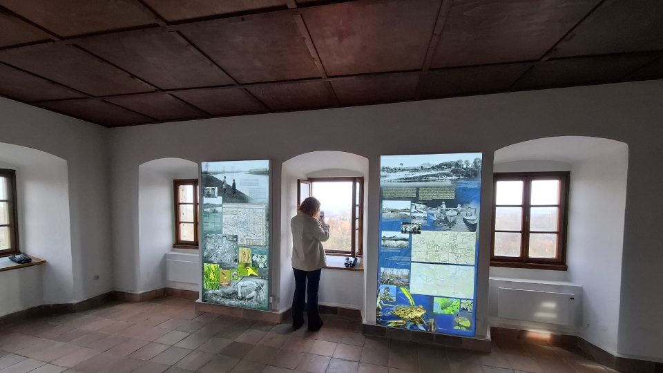 Pohled z expozice směrem ke Kunětické hoře