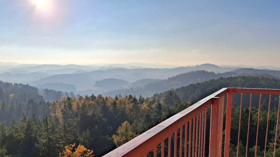 Výhled z rozhledny Kbíl | foto: Zdeněk Zajíček, Český rozhlas Výhled z rozhledny Kbíl
