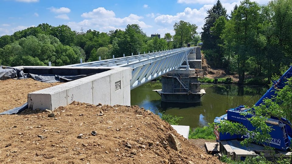 Nová lávka v Chotěšově přes řeku Radbuzu