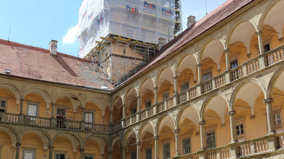 Opravy na zámku v Moravském Krumlově
