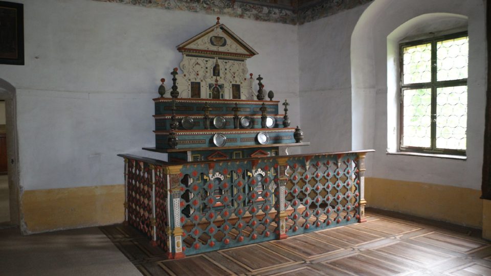 V Žerotínském sále je k vidění i zdobený renesanční kredenc | foto: Aleš Spurný, Český rozhlas V Žerotínském sále je k vidění i zdobený renesanční kredenc