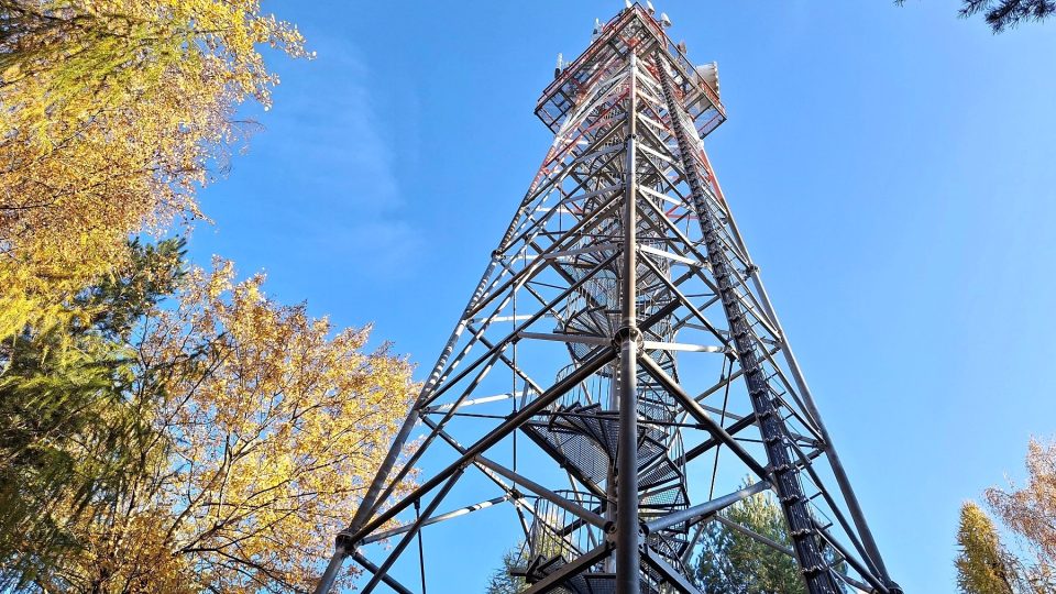 Rozhledna Kbíl s vyhlídkovou plošinou ve výšce 27 metrů | foto: Zdeněk Zajíček, Český rozhlas Rozhledna Kbíl s vyhlídkovou plošinou ve výšce 27 metrů