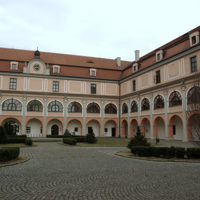 Zámek Žerotínů ve Valašském Meziříčí | foto: Roman Verner,  Český rozhlas