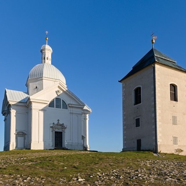 Kaple se zvonicí na Svatém kopečku v Mikulově je výraznou krajinnou dominantou | foto: Zdeněk Truhlář,  Český rozhlas