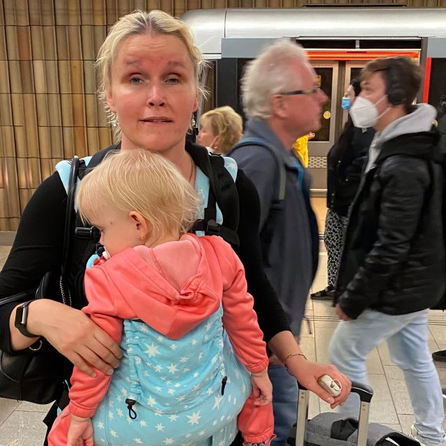 Při cestování pomůže vodítko na děti či mluvící hodinky | foto: Veronika Hlaváčová,  Český rozhlas