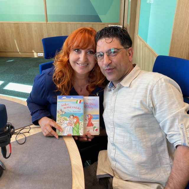 Blanka Malá s partnerem ve studiu Českého rozhlasu Hradec Králové | foto: Radka Šubrtová,  Český rozhlas