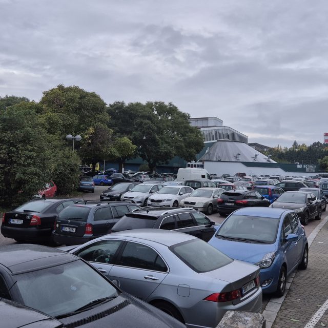 Brněnský magistrát vymýšlí,  kde ve městě vyhradit speciální parkoviště pro studenty. | foto: Tomáš Kremr,  Český rozhlas