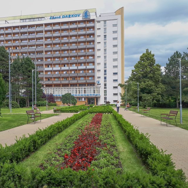 Moderní Rehabilitační sanatorium bylo vybudováno v 70. letech 20. století | foto: Romana Kubicová,  Český rozhlas,  Český rozhlas