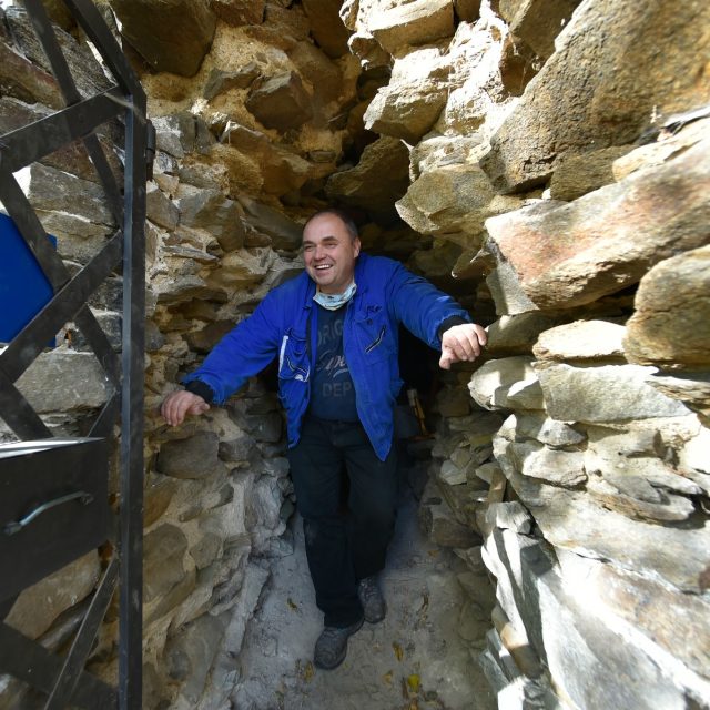 Majitel zříceniny hradu Chřenovice Miroslav Šuhaj | foto: Tomáš Blažek,  MAFRA / Profimedia