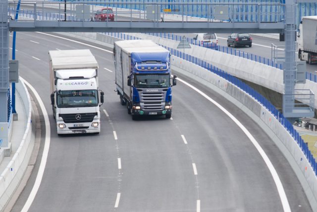 kamióny na dálnici | foto: Ondřej Jánoška,  Český rozhlas