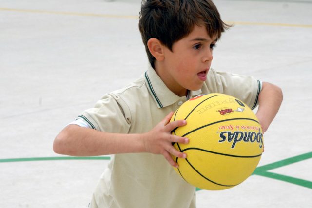 Pokud hyperaktivní dítě zaměstnáme a přihlásíme ho třeba na sport,  může to být i jeho silná stránka  (ilustrační foto) | foto: Fotobanka Pixabay
