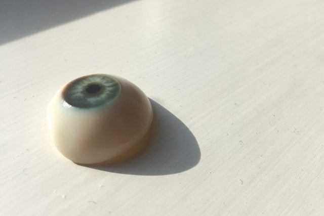 Oční protéza vytištěná na 3D tiskárně na míru pacientovi. | foto: Tereza Kadrnožková