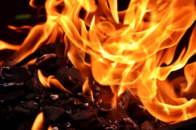 Plameny a oheň  (ilustrační foto) | foto: Fotobanka Pixabay