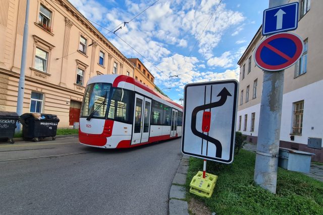 Výluka tramvaje číslo 4 v brněnských Husovicích | foto: Tomáš Kremr,  Český rozhlas