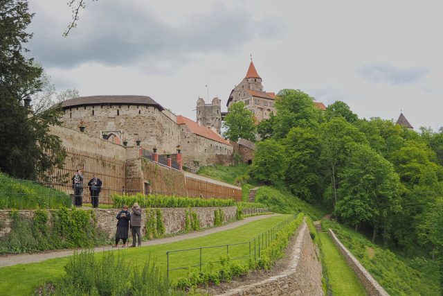 Nejkrásnější výhled na hrad Pernštejn | foto: Ludmila Opltová,  Český rozhlas