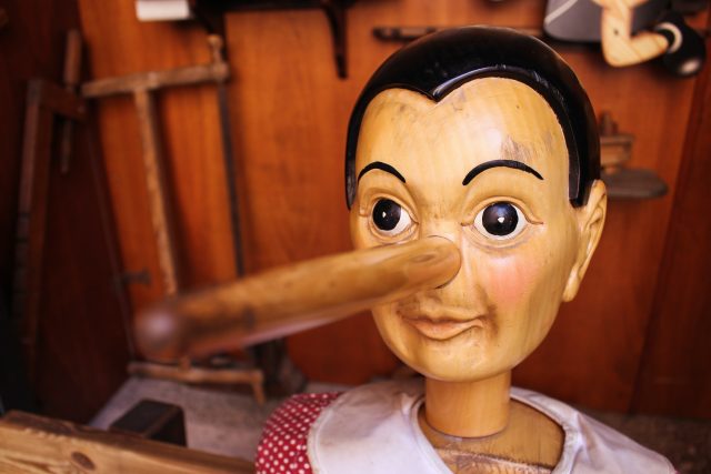 Pinocchio | foto: Jametlene Reskp,  Unsplash,  Licence Unsplash