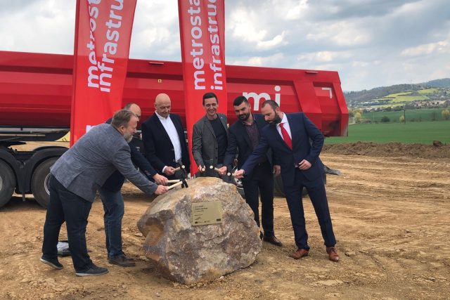 Zahájení nejdražší letošní stavby placené z krajského rozpočtu – obchvat Čebína | foto: Vlasta Gajdošíková,  Český rozhlas