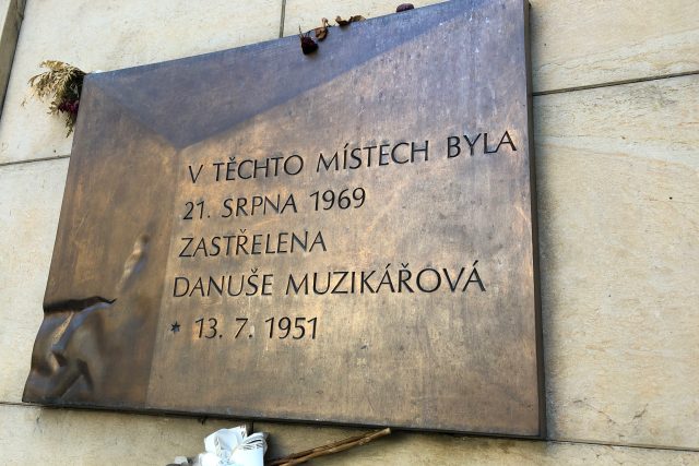 Pamětní deska na Moravském náměstí v Brně | foto: Ludmila Opltová,  Český rozhlas