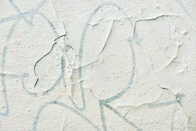 Počmáraná stěna | foto: Unsplash,  Licence Unsplash