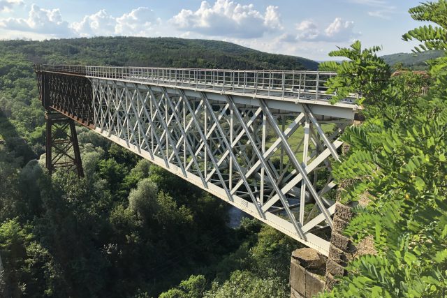 Bývalý železniční viadukt u Ivančic prošel přesně před 150 lety hlavní zatěžkávací zkouškou | foto: Karolína Wernerová,  Český rozhlas