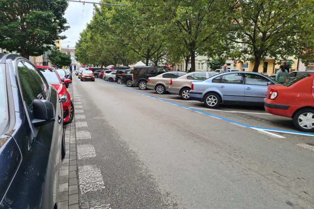 Parkovací modré zóny v Brně platí v další části Králova Pole | foto: Tomáš Kremr,  Český rozhlas