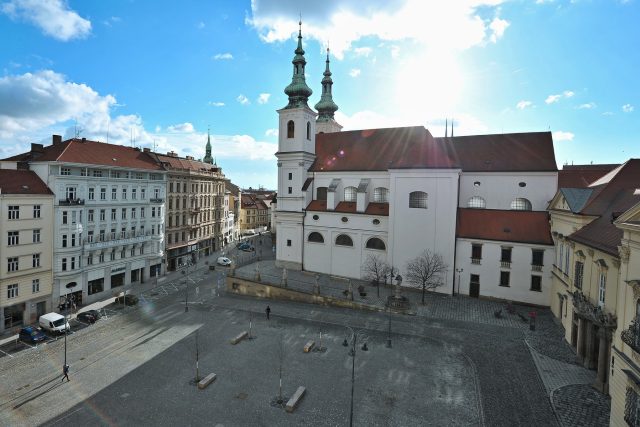 Dominikánské náměstí v Brně s kostelem sv. Michala,  pohled z Paláce Jalta | foto: Patrik Uhlíř,  MAFRA / Profimedia