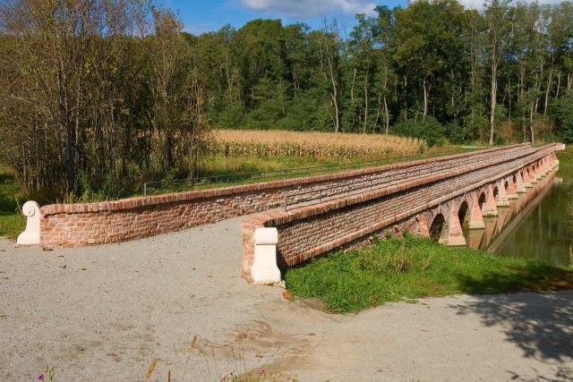 Barokní cihlový most u Mikulova | foto: Zdeněk Truhlář,  Český rozhlas