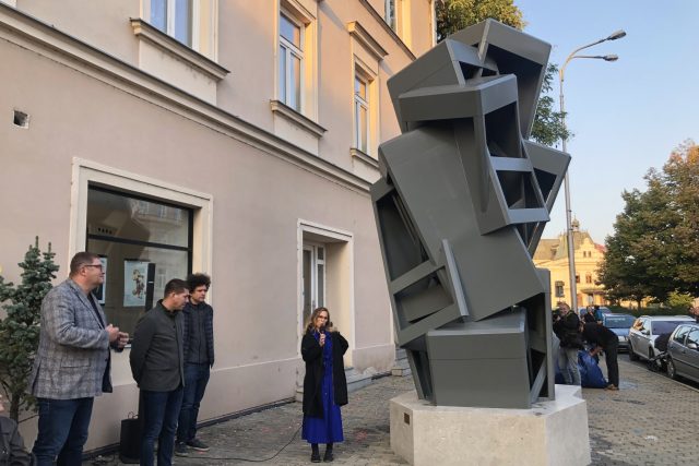 Ve Znojmě odhalili sochu,  kterou vyrobil český umělec Maxim Velčovský | foto: Petr Tichý,  Český rozhlas