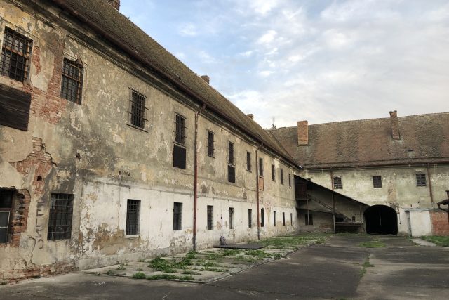 Komplex budov,  který do poloviny 20. století sloužil jako věznice,  čeká na rekonstrukci | foto: Ludmila Opltová,  Český rozhlas