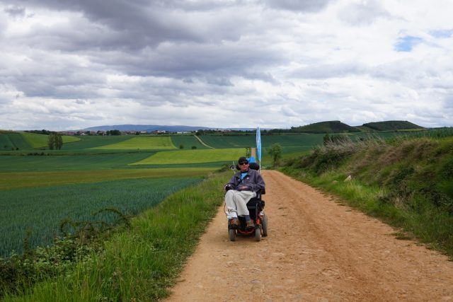 Camino na kolečkách vyslalo poselství,  že každý může podniknout svoji cestu a překonat překážky | foto: archiv projektu Camino na kolečkách