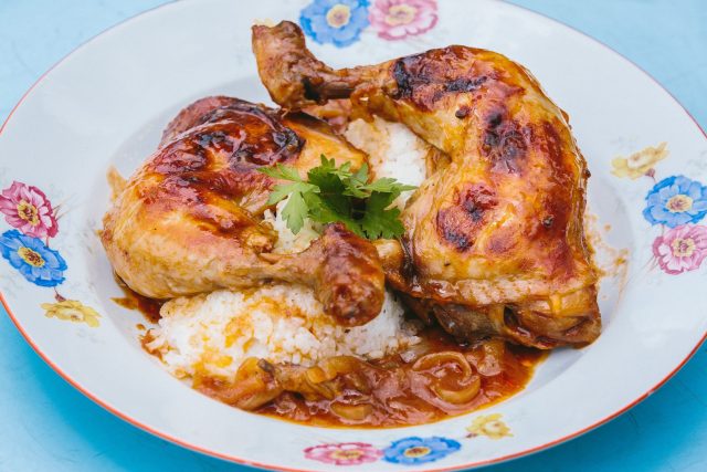 Marinované kuře s červenou omáčkou podle Margity Čonkové povýší chuť drůbeže na zvěřinu nebo žebírka