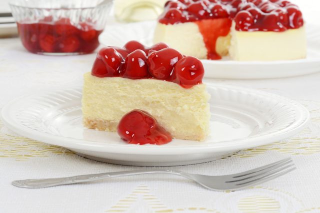 Cheesecake s třešněmi | foto: Fotobanka Profimedia