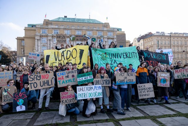 Protest studentů z hnutí Univerzity za klima | foto: Jan Handrejch,  Právo / Profimedia