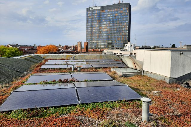 Solární panely na střeše v Berlíně | foto: Štěpán Sedláček,  Český rozhlas