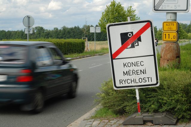 Na jihu Moravy jsou téměř dvě desítky míst,  kde na silnicích první třídy fungují radary. | foto: Honza Ptáček,  Český rozhlas