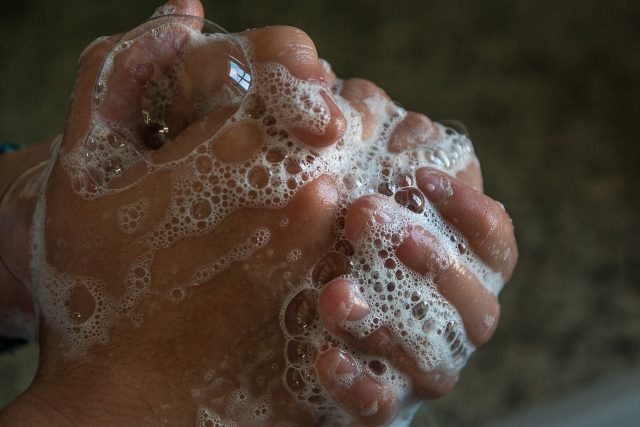 Mytí rukou,  čistota  (ilustrační foto) | foto: jackmac34/CC0 Creative Commons,  Fotobanka Pixabay
