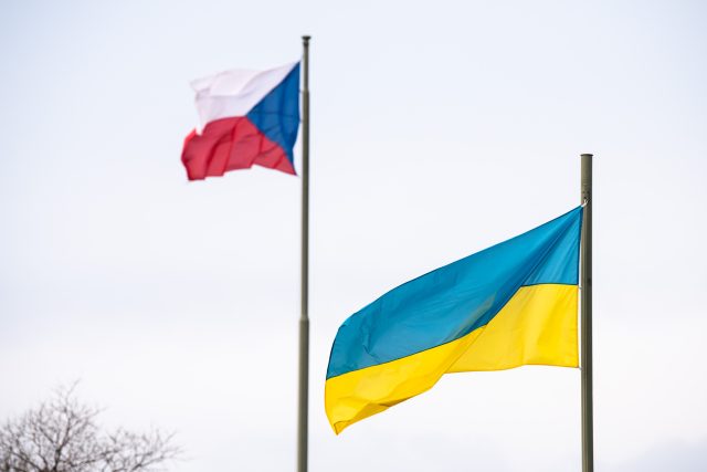 Ukrajinská vlajka na Národním památníku na Vítkově | foto: René Volfík,  iROZHLAS.cz